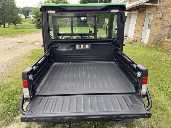Image of John Deere XUV 835R equipment image 4