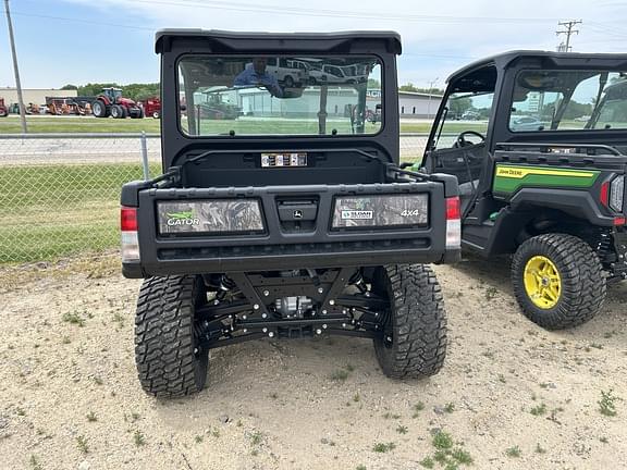 Image of John Deere XUV 865M equipment image 2