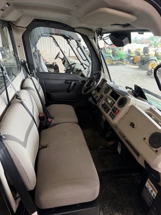 Image of John Deere XUV 865R equipment image 2