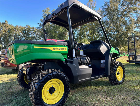 Image of John Deere XUV 560E equipment image 2