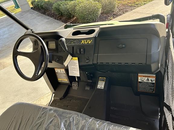 Image of John Deere XUV 560E equipment image 4