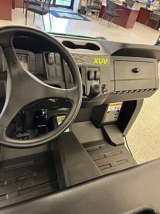 Image of John Deere XUV 560E equipment image 4