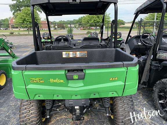Image of John Deere XUV 560E equipment image 2