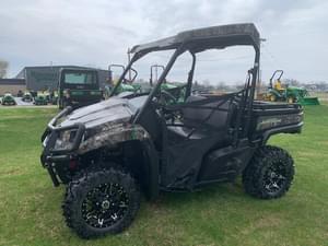2024 John Deere XUV 590M Image