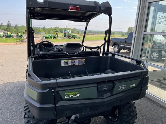 Image of John Deere XUV 590M equipment image 3