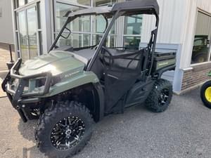 2024 John Deere XUV 590M Image