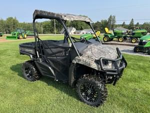 2024 John Deere XUV 590M Image
