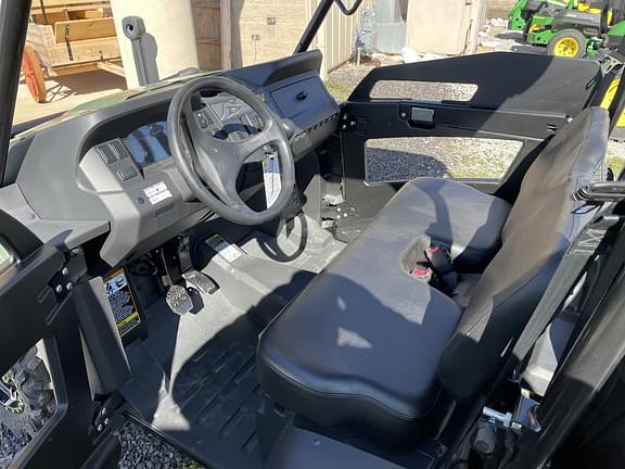 Image of John Deere XUV 590M equipment image 4