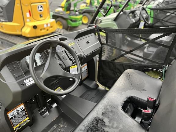 Image of John Deere XUV 590M S4 equipment image 4