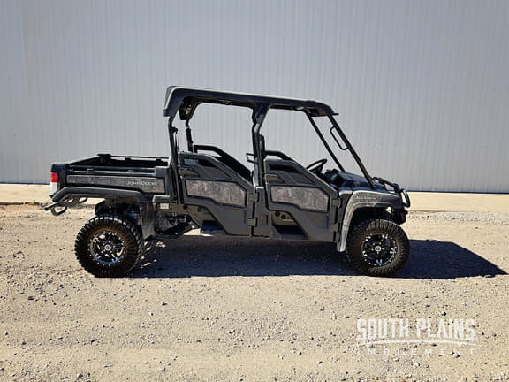 Image of John Deere XUV 825M S4 Image 1