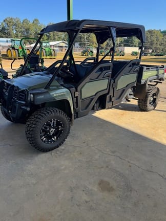 2024 John Deere XUV 825M S4 Equipment Image0