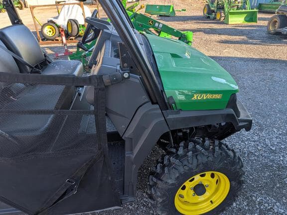Image of John Deere Gator XUV 835E equipment image 3