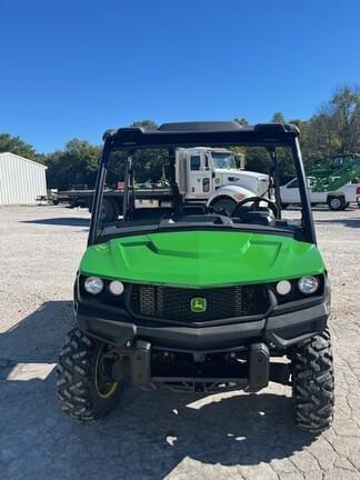 Image of John Deere Gator XUV 835E equipment image 2