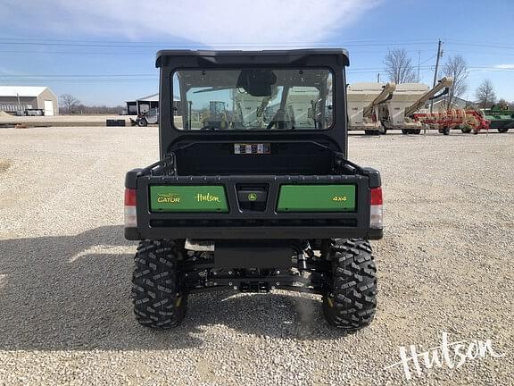 Image of John Deere XUV 835M equipment image 3