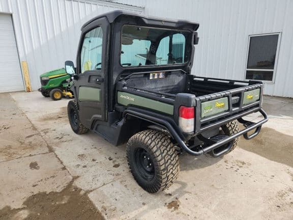 Image of John Deere XUV 835M equipment image 2