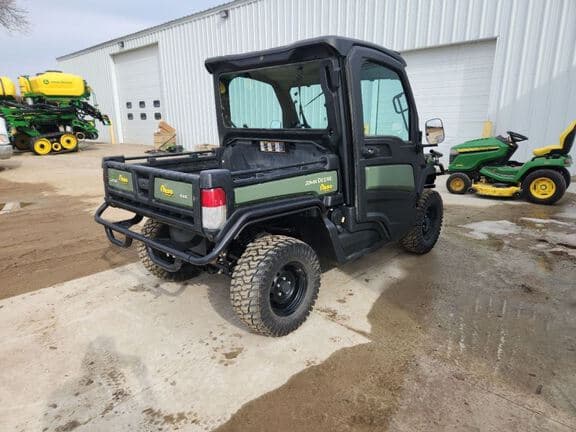 Image of John Deere XUV 835M equipment image 4