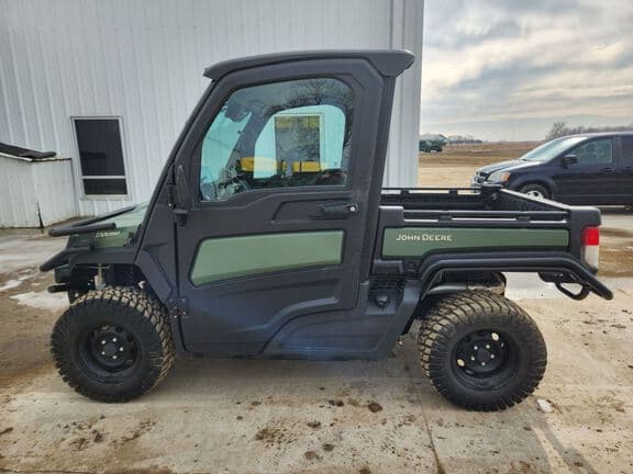 Image of John Deere XUV 835M equipment image 1