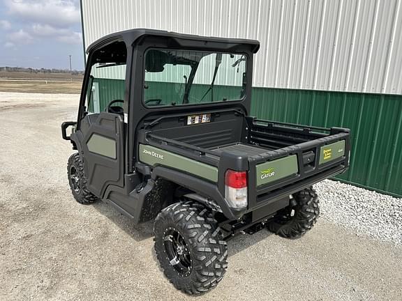 Image of John Deere XUV 835M equipment image 1