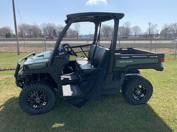 Image of John Deere XUV 835M Image 1