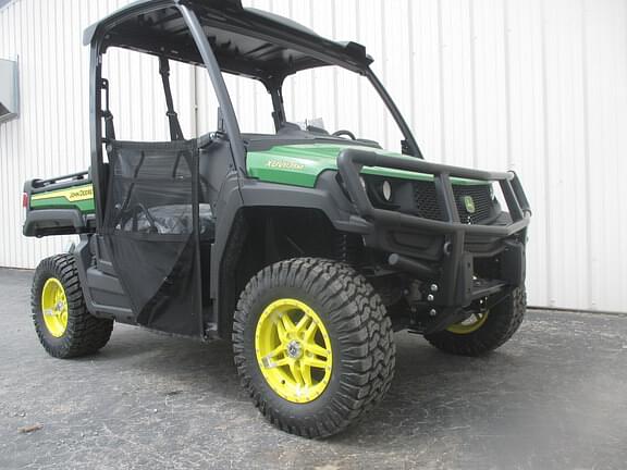 Image of John Deere XUV 835M Primary image