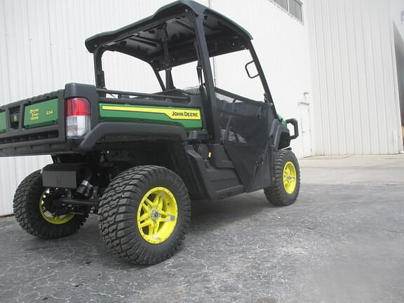 Image of John Deere XUV 835M equipment image 1