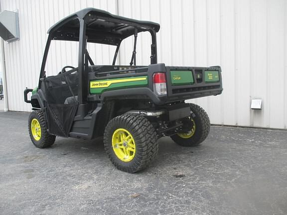 Image of John Deere XUV 835M equipment image 2