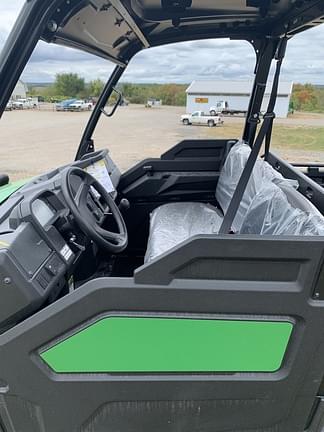 Image of John Deere XUV 835M equipment image 4