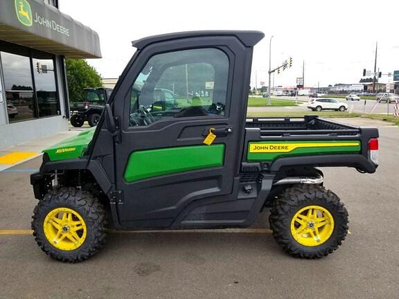 Image of John Deere XUV 835M equipment image 1