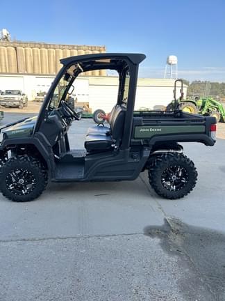 Image of John Deere XUV 835M equipment image 2