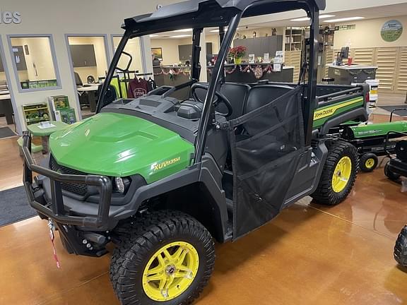 Image of John Deere XUV 835M equipment image 1