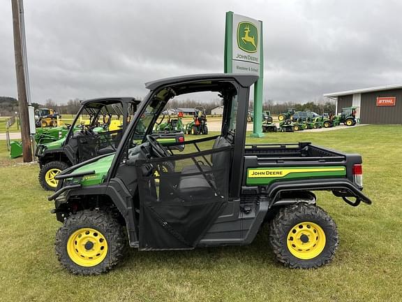 Image of John Deere XUV 835M equipment image 1