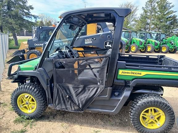 Image of John Deere XUV 835M equipment image 1