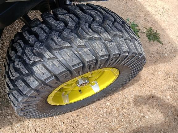 Image of John Deere XUV 835M Primary image