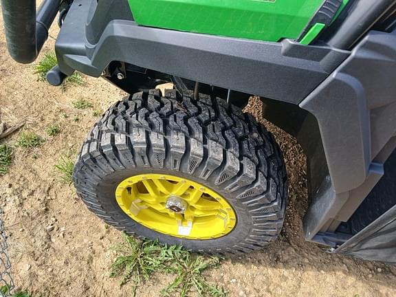 Image of John Deere XUV 835M equipment image 3