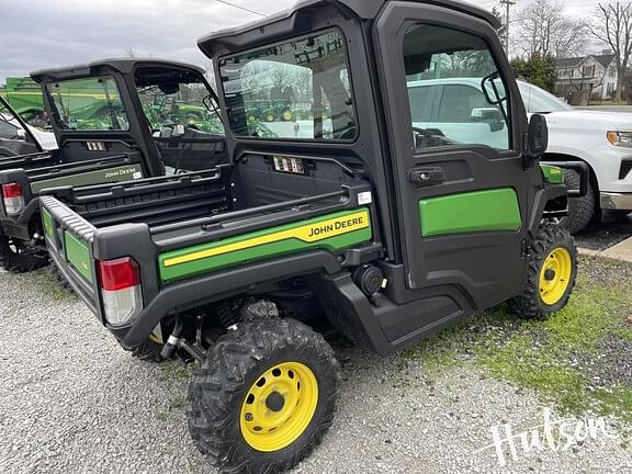 Image of John Deere XUV 835M equipment image 1