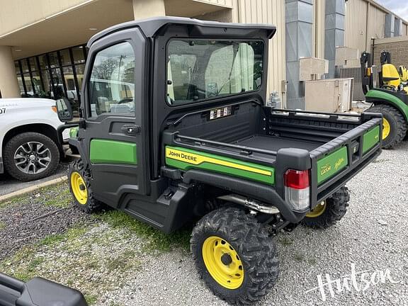 Image of John Deere XUV 835M equipment image 2