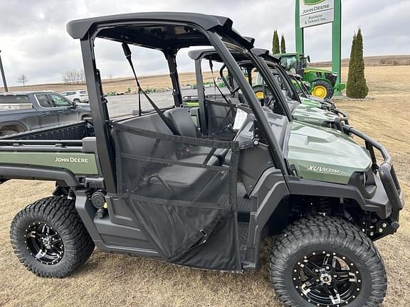 Image of John Deere XUV 835M equipment image 1