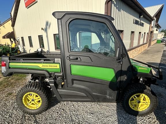 Image of John Deere XUV 835M Primary image