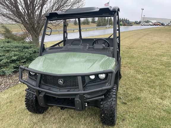 Image of John Deere XUV 835M equipment image 1