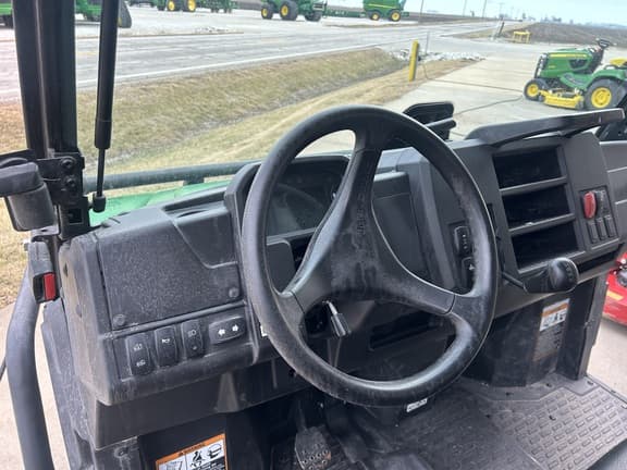 Image of John Deere XUV 835M equipment image 4