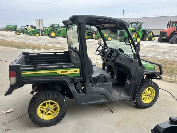 Image of John Deere XUV 835M equipment image 1