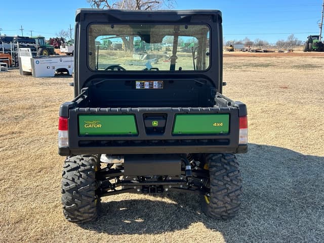Image of John Deere XUV 835M equipment image 3