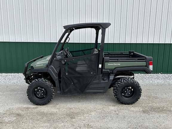 Image of John Deere XUV 835M equipment image 1