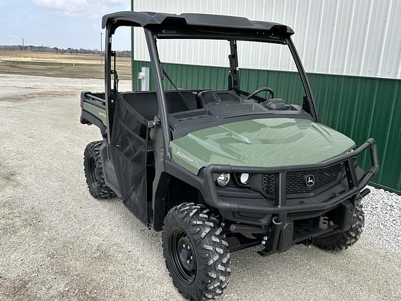 Image of John Deere XUV 835M equipment image 3