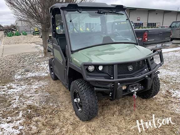 Image of John Deere XUV 835M equipment image 1