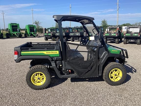 Image of John Deere XUV 835M equipment image 4