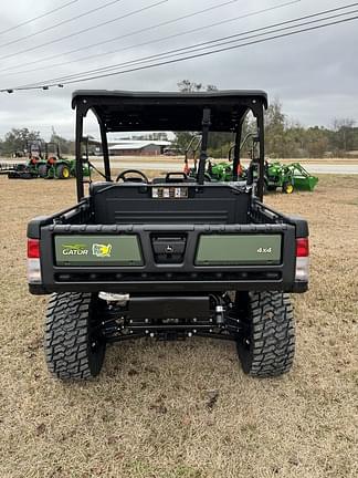 Image of John Deere XUV 835M equipment image 2