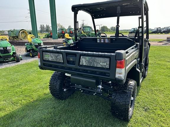 Image of John Deere XUV 835M equipment image 2