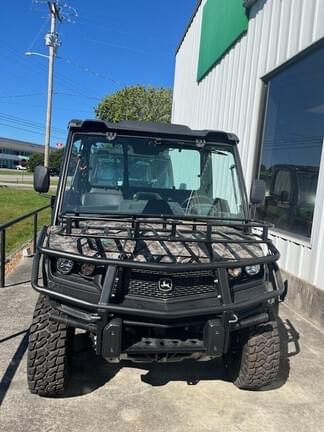 Image of John Deere XUV 835M equipment image 2