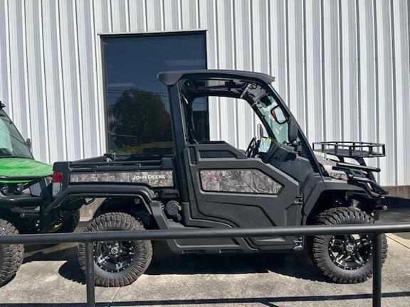 Image of John Deere XUV 835M equipment image 1